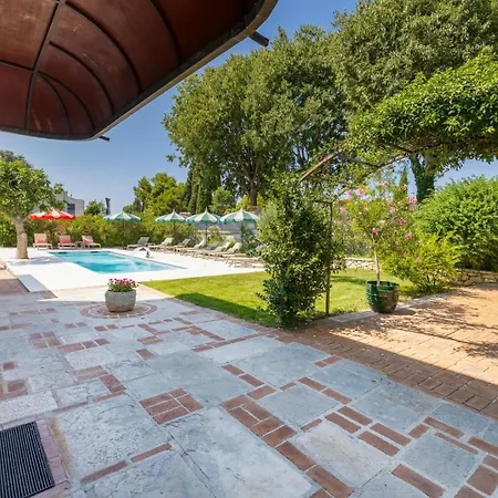 Villa Imperial *